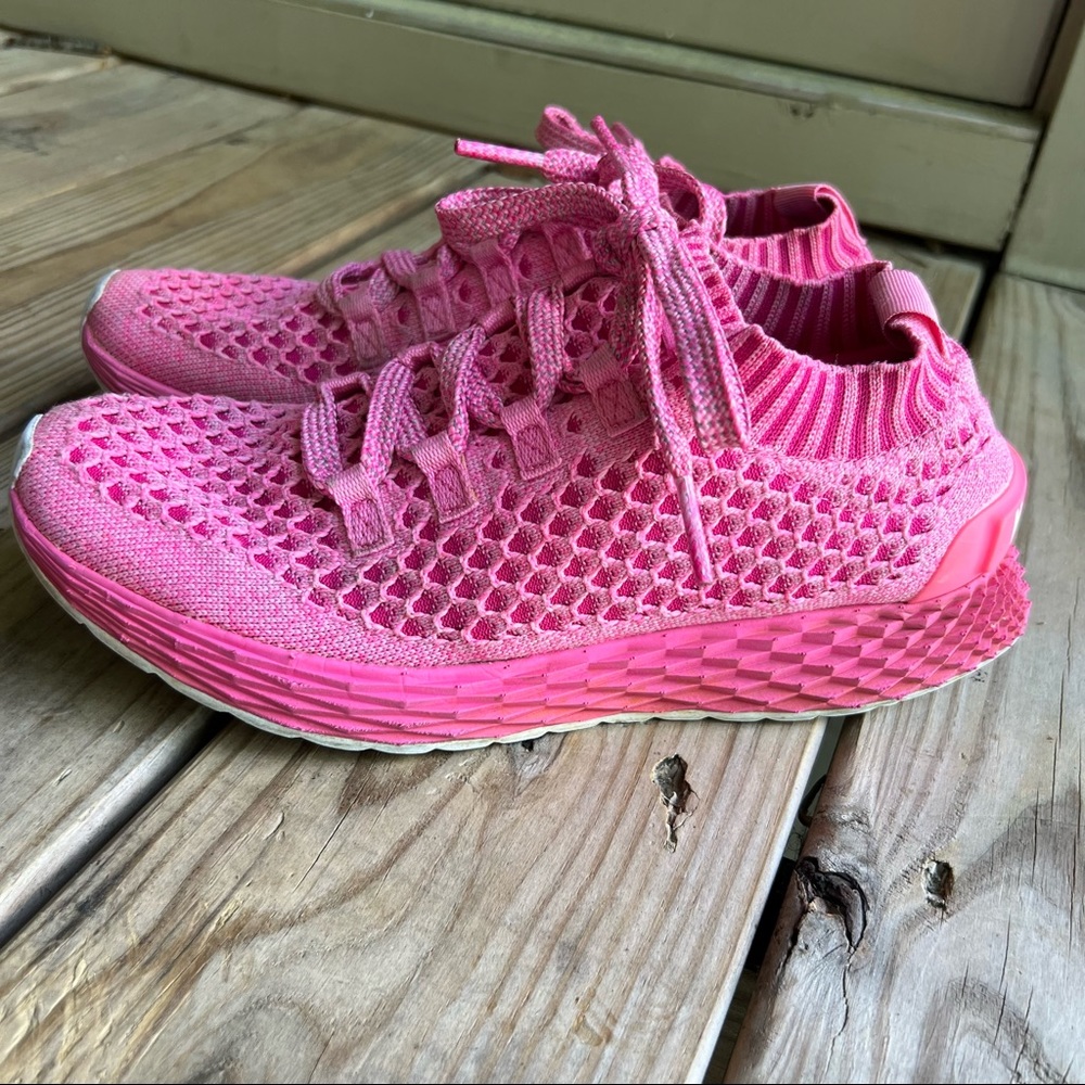 NO BULL Bright Pink Knit Runner